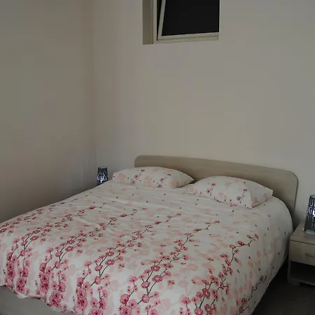 Le Bon Bon Apartment