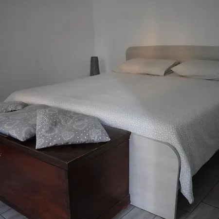 Le Bon Bon Apartment